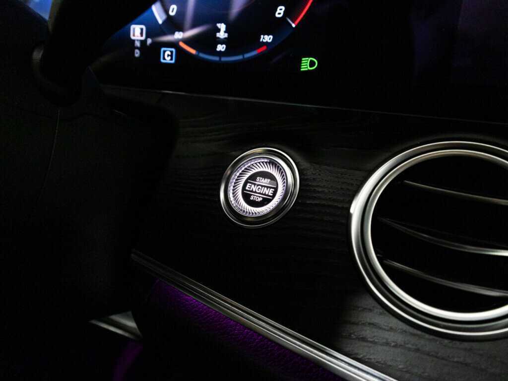 Mercedes-Benz E-Класс 200, 2020 Фото №20