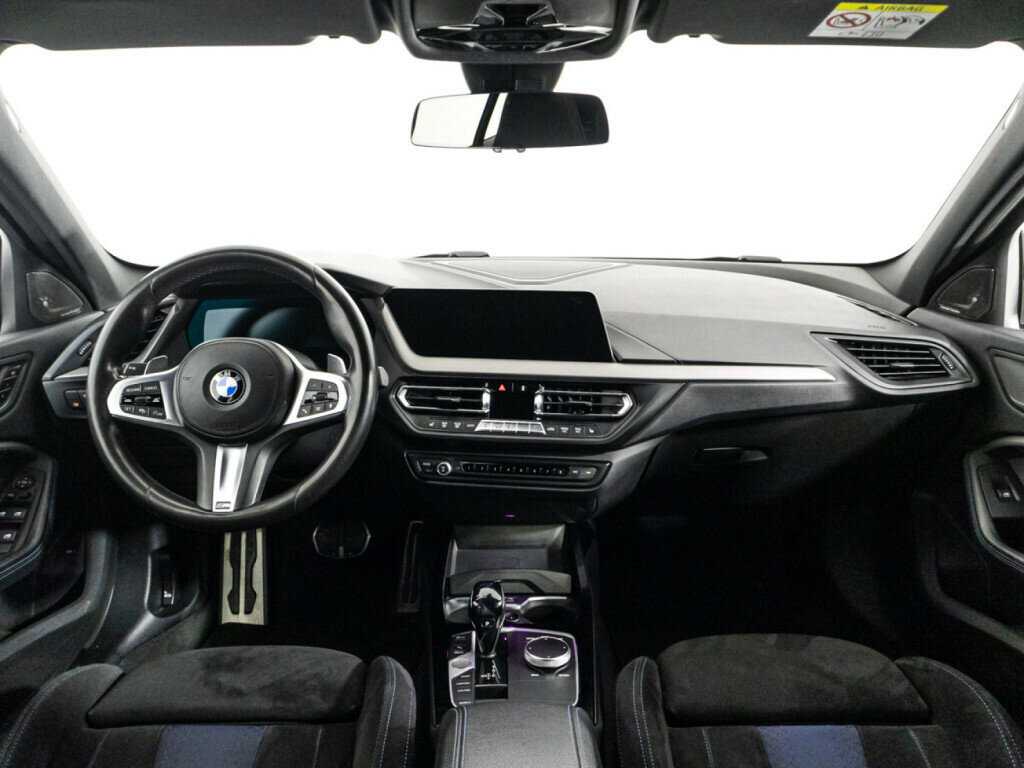 BMW 1 серии M135i xDrive, 2019 Фото №13