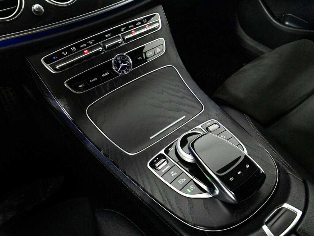 Mercedes-Benz E-Класс 200, 2019 Фото №17