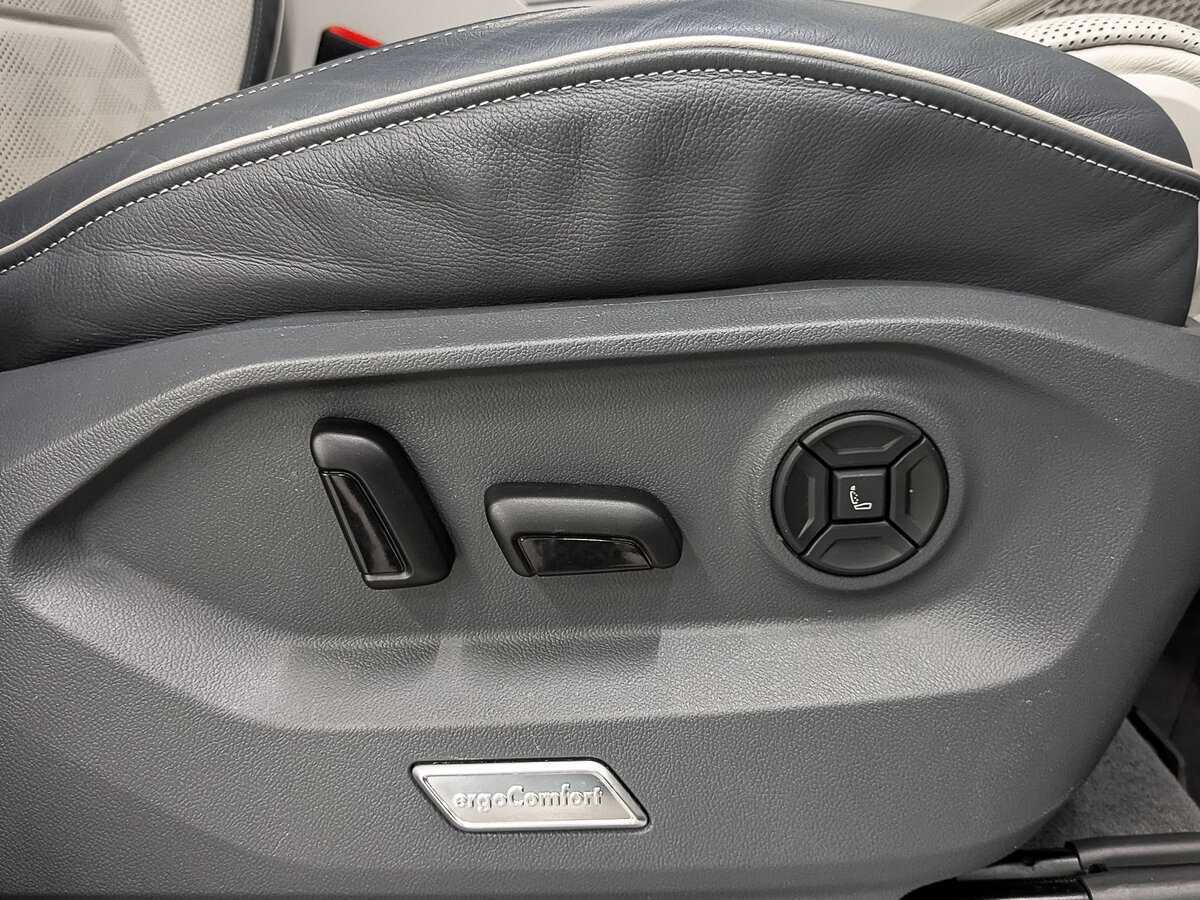 Volkswagen Touareg, 2020 Фото №27