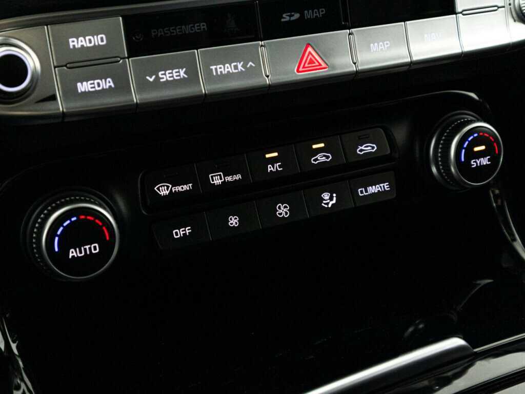 Kia Stinger, 2019 Фото №17