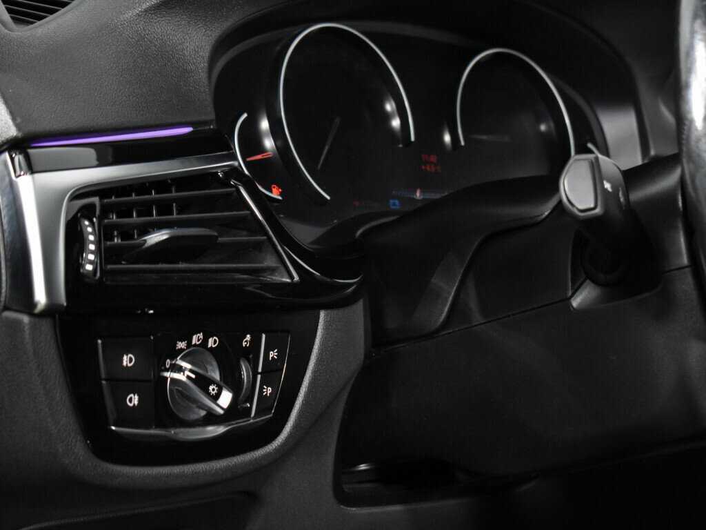 BMW 5 серии 520i, 2018 Фото №10