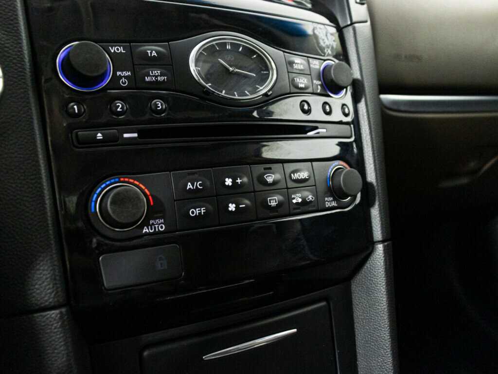 Infiniti FX30d, 2013 Фото №19