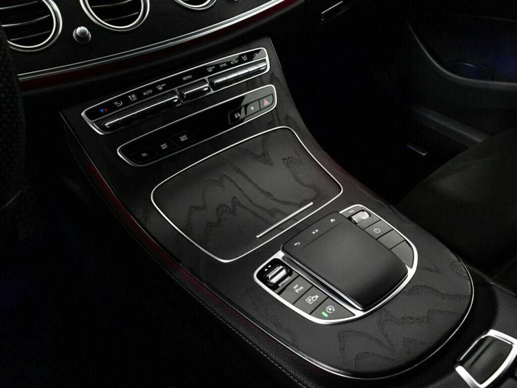 Mercedes-Benz E-Класс 220 d, 2020 Фото №17