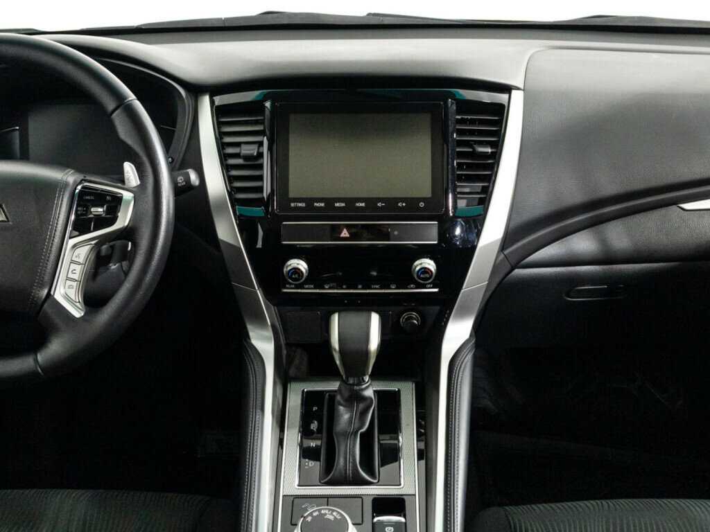 Mitsubishi Montero Sport, 2022 Фото №12