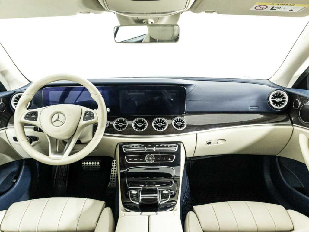 Mercedes-Benz E-Класс 200, 2017 Фото №13