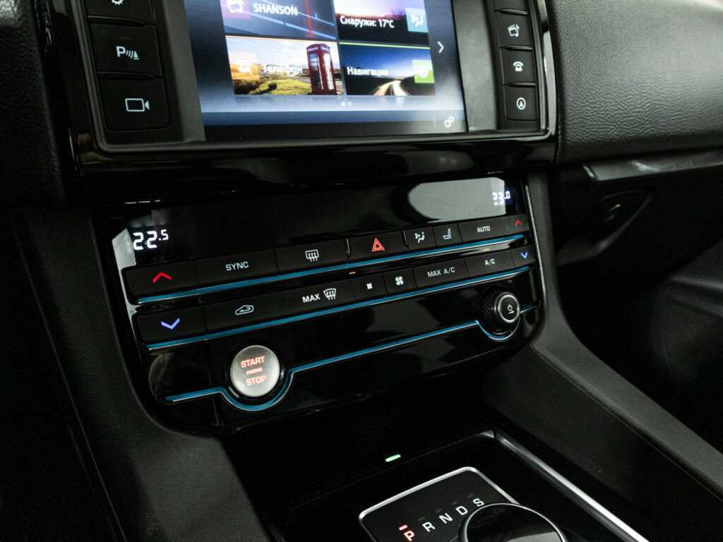 Jaguar F-Pace, 2016 Фото №18