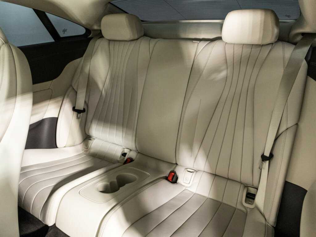 Mercedes-Benz E-Класс 200, 2020 Фото №10