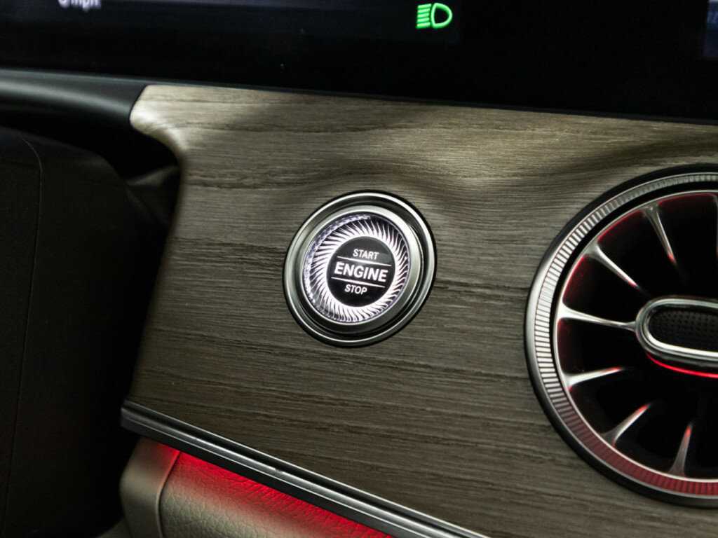 Mercedes-Benz E-Класс 200, 2020 Фото №21