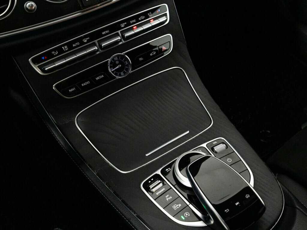 Mercedes-Benz E-Класс 200, 2019 Фото №15