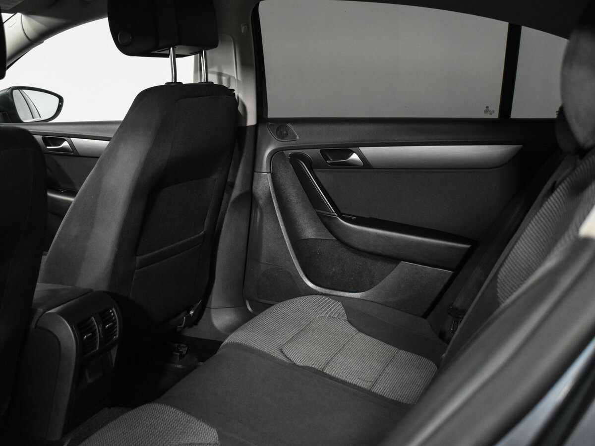 Volkswagen Passat, 2011 Фото №12