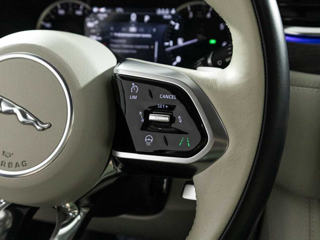 Jaguar F-Pace, 2022 Фото №21