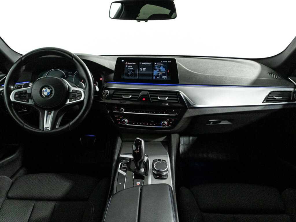 BMW 5 серии 530i xDrive, 2018 Фото №13