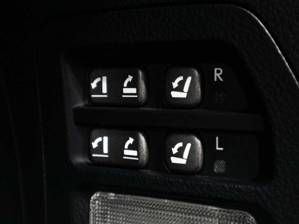 Lexus LX 570, 2011 Фото №14