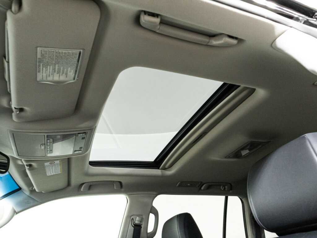 Lexus LX 570, 2011 Фото №19