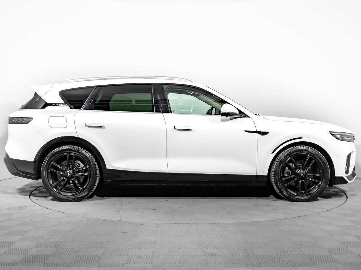 Voyah Free, 2023 - 15 304 км. | Фото №4