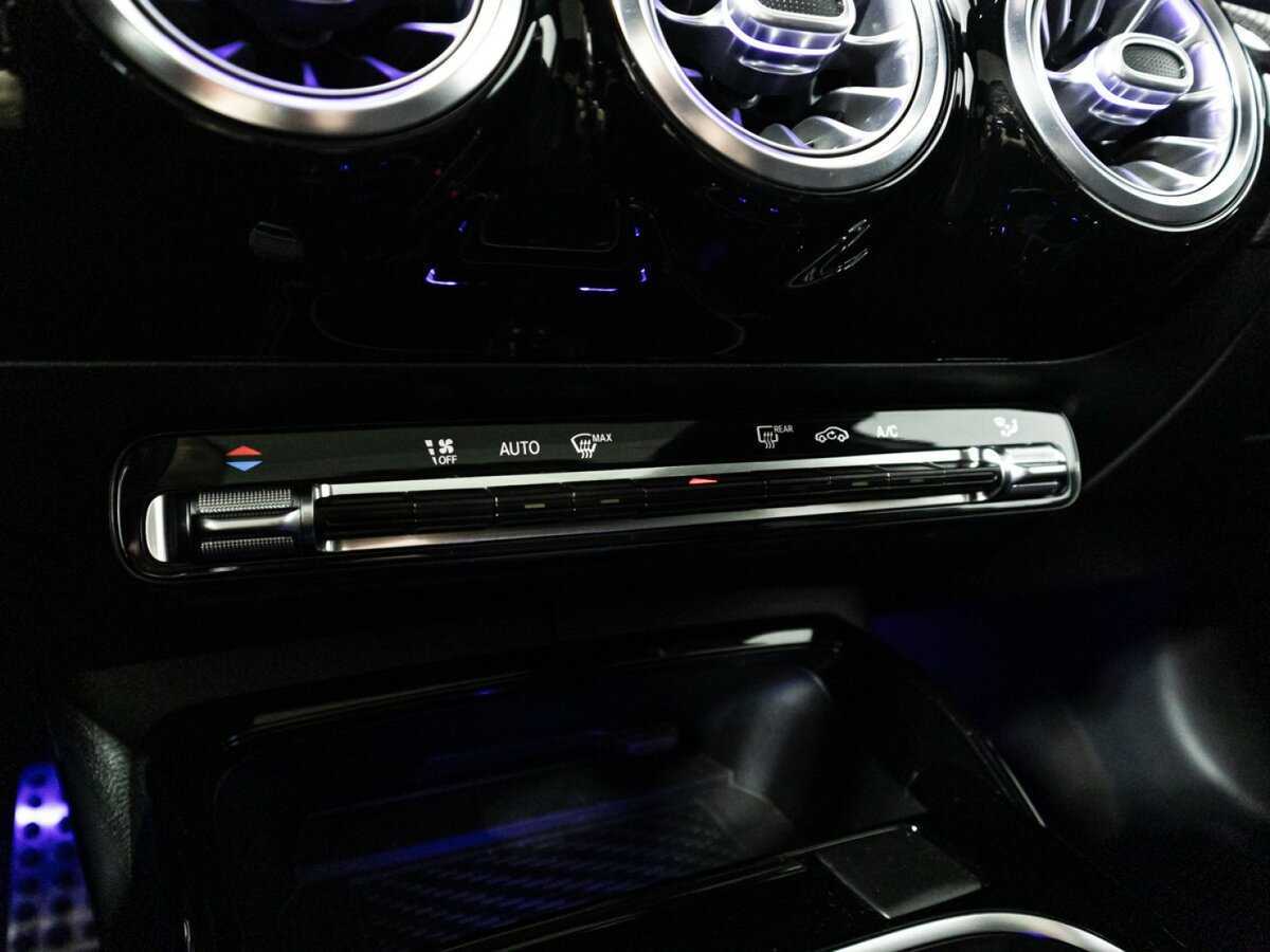 Mercedes-Benz A-Класс AMG 35 AMG, 2020 Фото №20