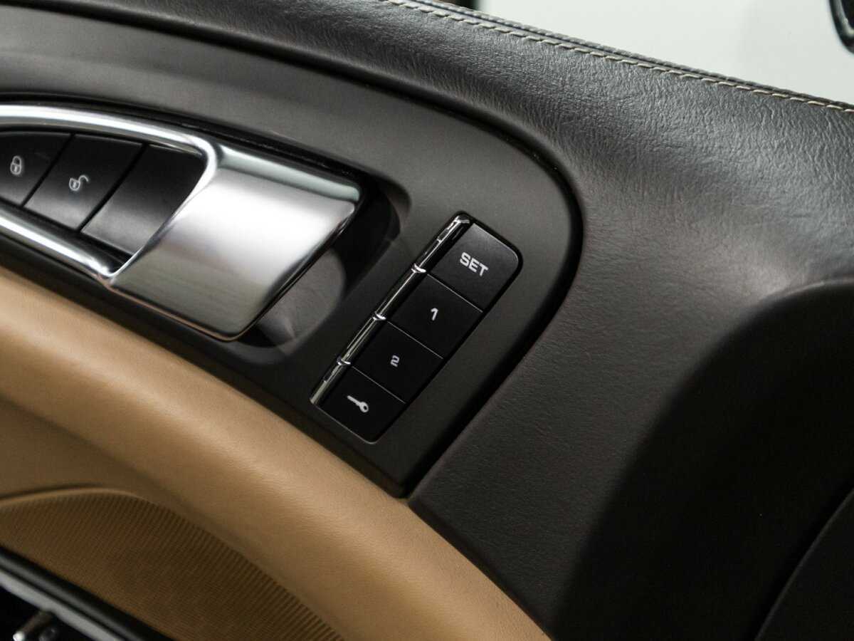 Porsche Cayenne Turbo, 2015 Фото №14