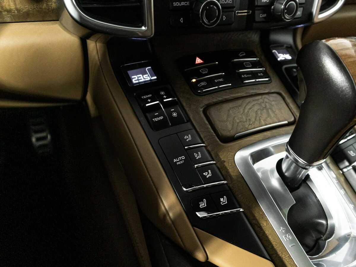 Porsche Cayenne Turbo, 2015 Фото №19