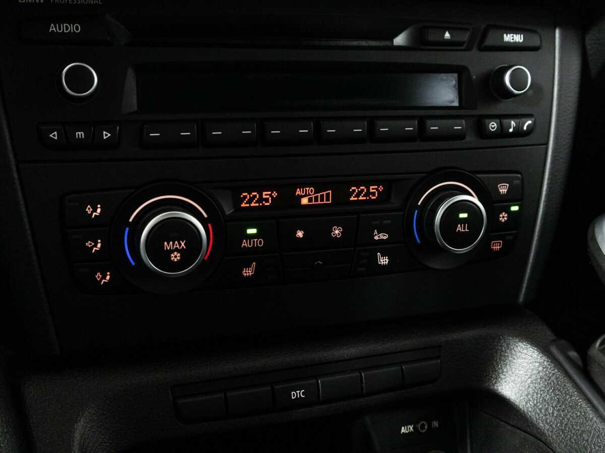 BMW X1 18i, 2010 Фото №16