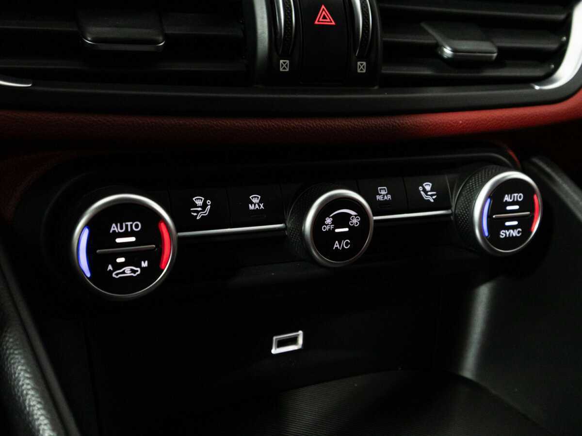 Alfa Romeo Giulia, 2019 Фото №17