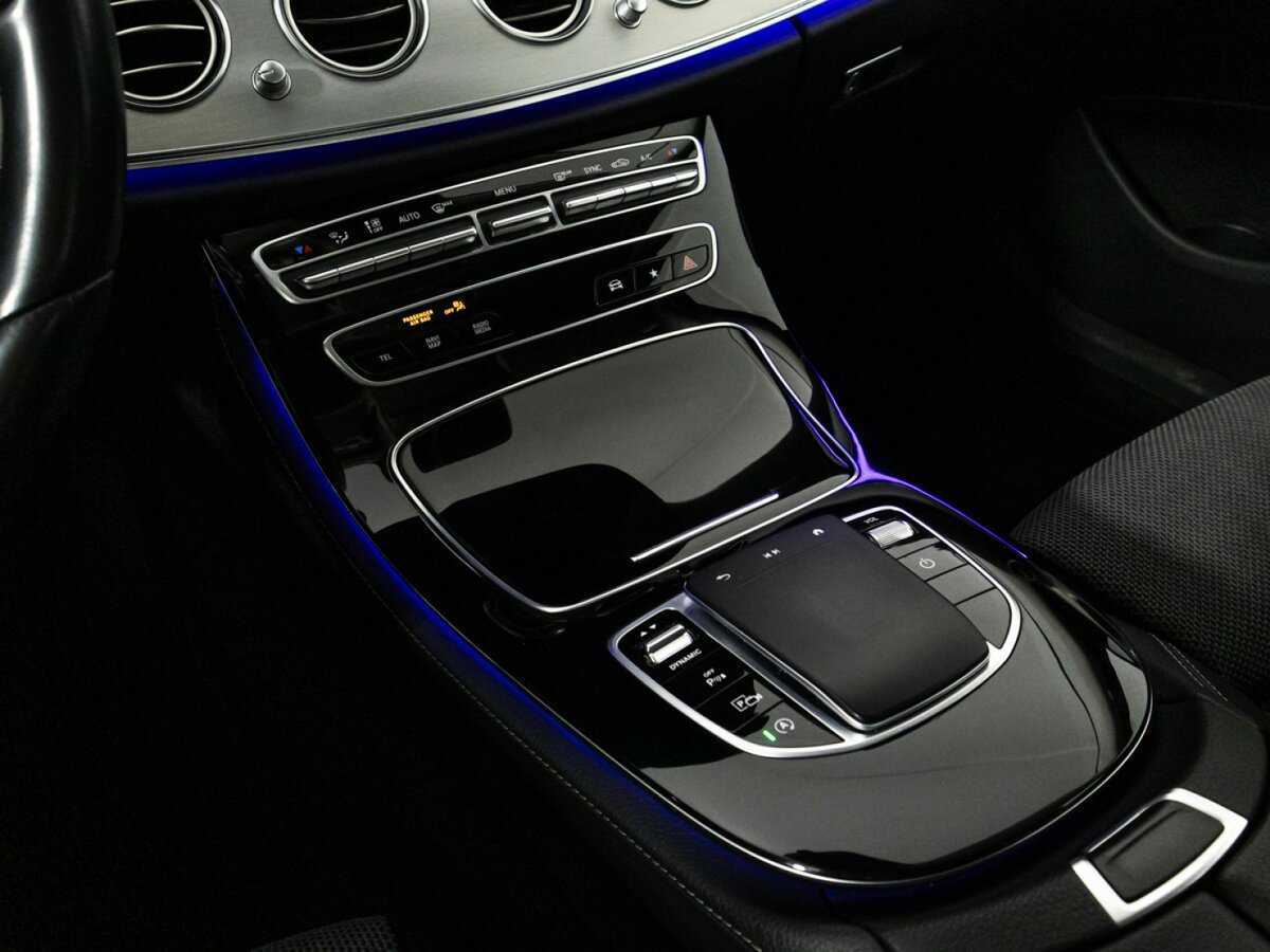 Mercedes-Benz E-Класс 220 d, 2020 Фото №17