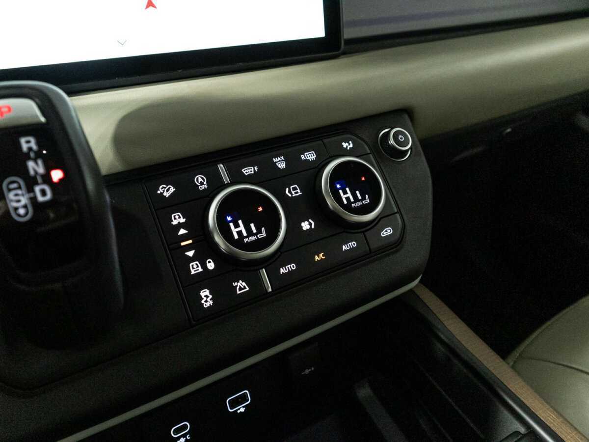 Land Rover Defender 110, 2020 Фото №22