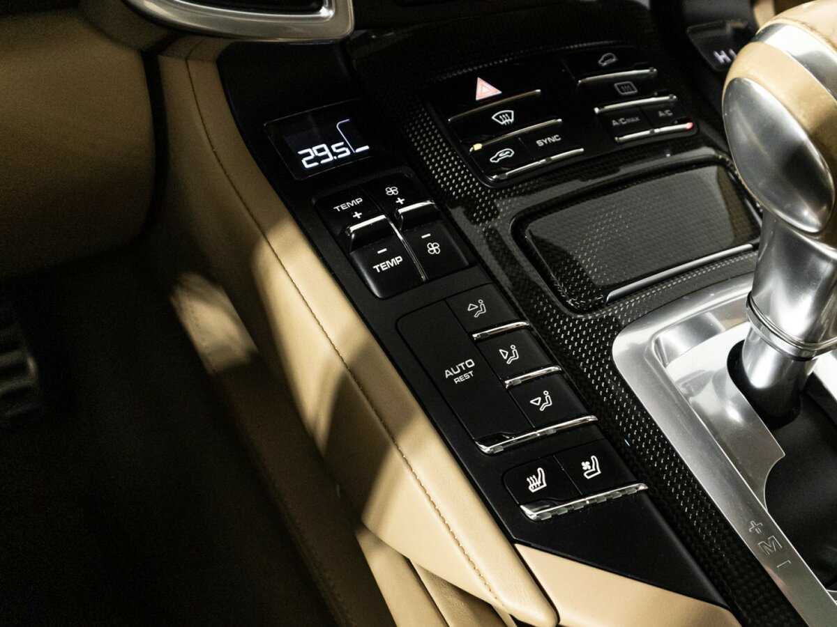 Porsche Cayenne Turbo, 2015 Фото №23