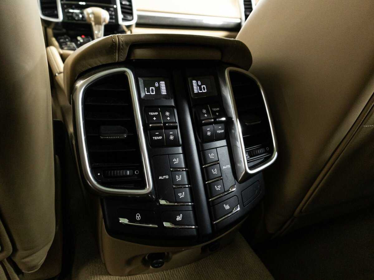 Porsche Cayenne Turbo, 2015 Фото №26