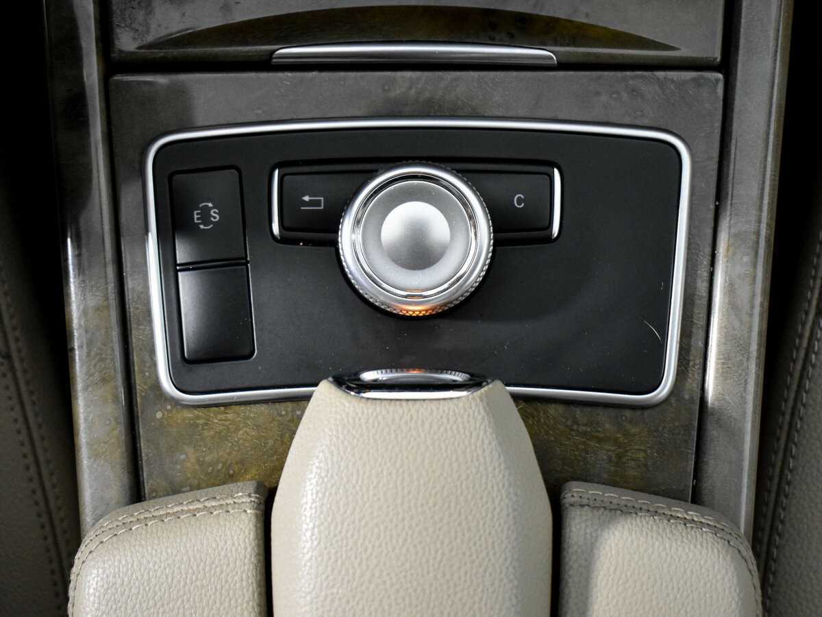 Mercedes-Benz E-Класс 300, 2010 Фото №9