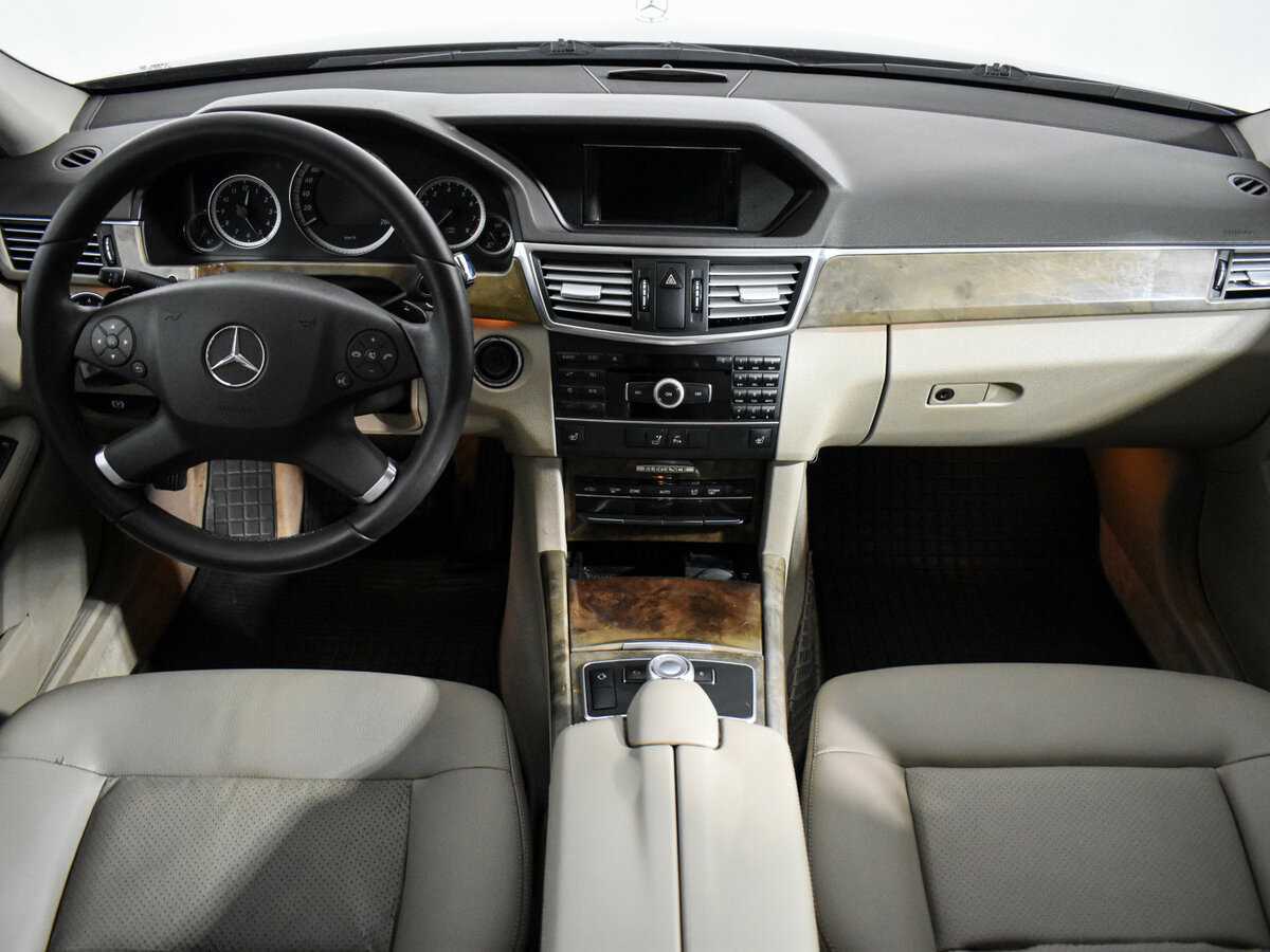 Mercedes-Benz E-Класс 300, 2010 Фото №15