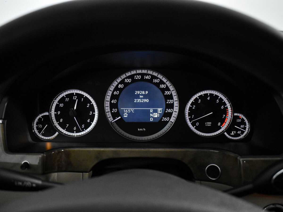 Mercedes-Benz E-Класс 300, 2010 Фото №18