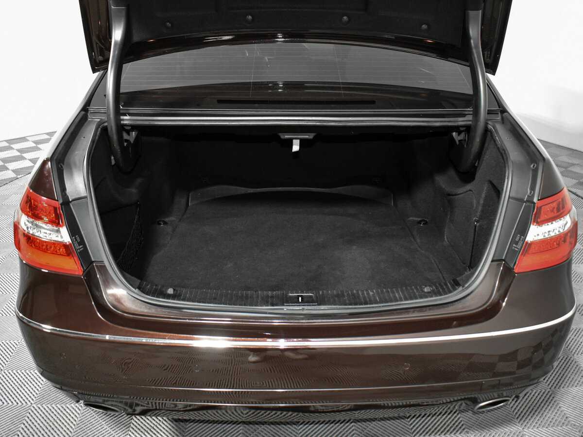 Mercedes-Benz E-Класс 300, 2010 Фото №19