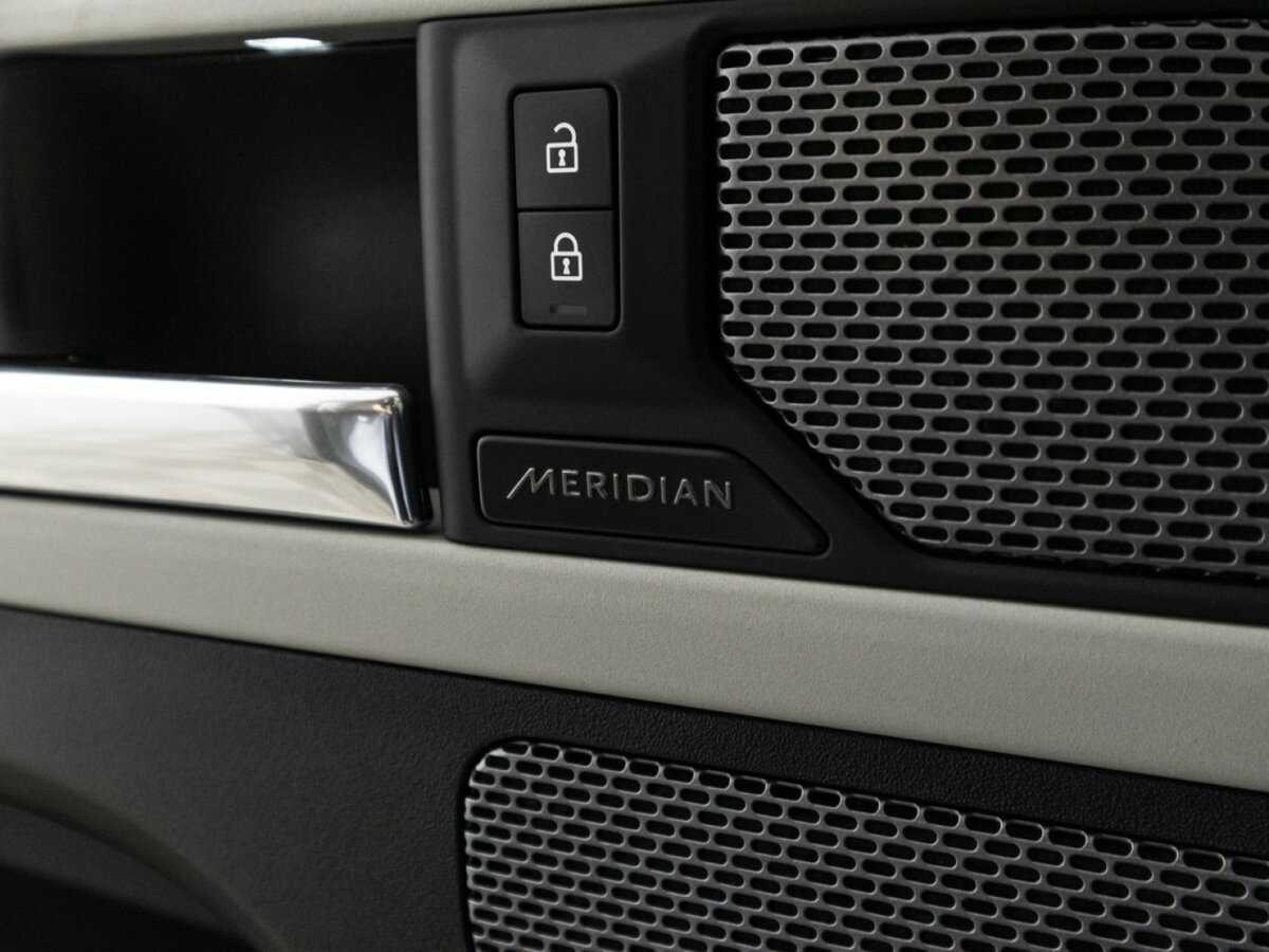 Land Rover Defender 110, 2020 Фото №18