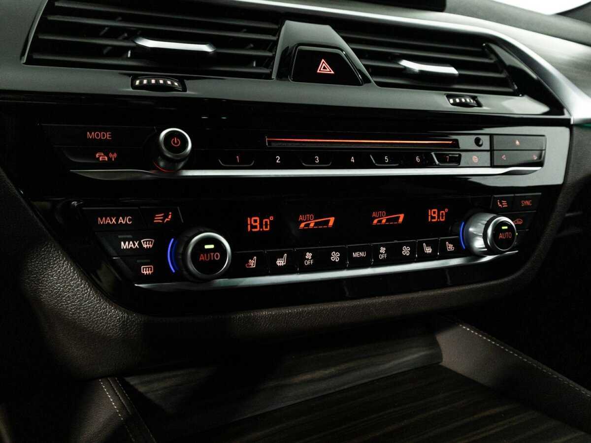 BMW 5 серии 530d xDrive, 2019 Фото №23