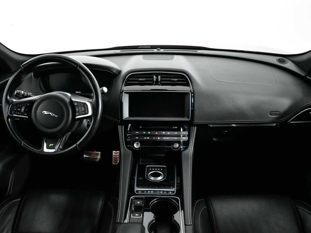 Jaguar F-Pace, 2016 Фото №12