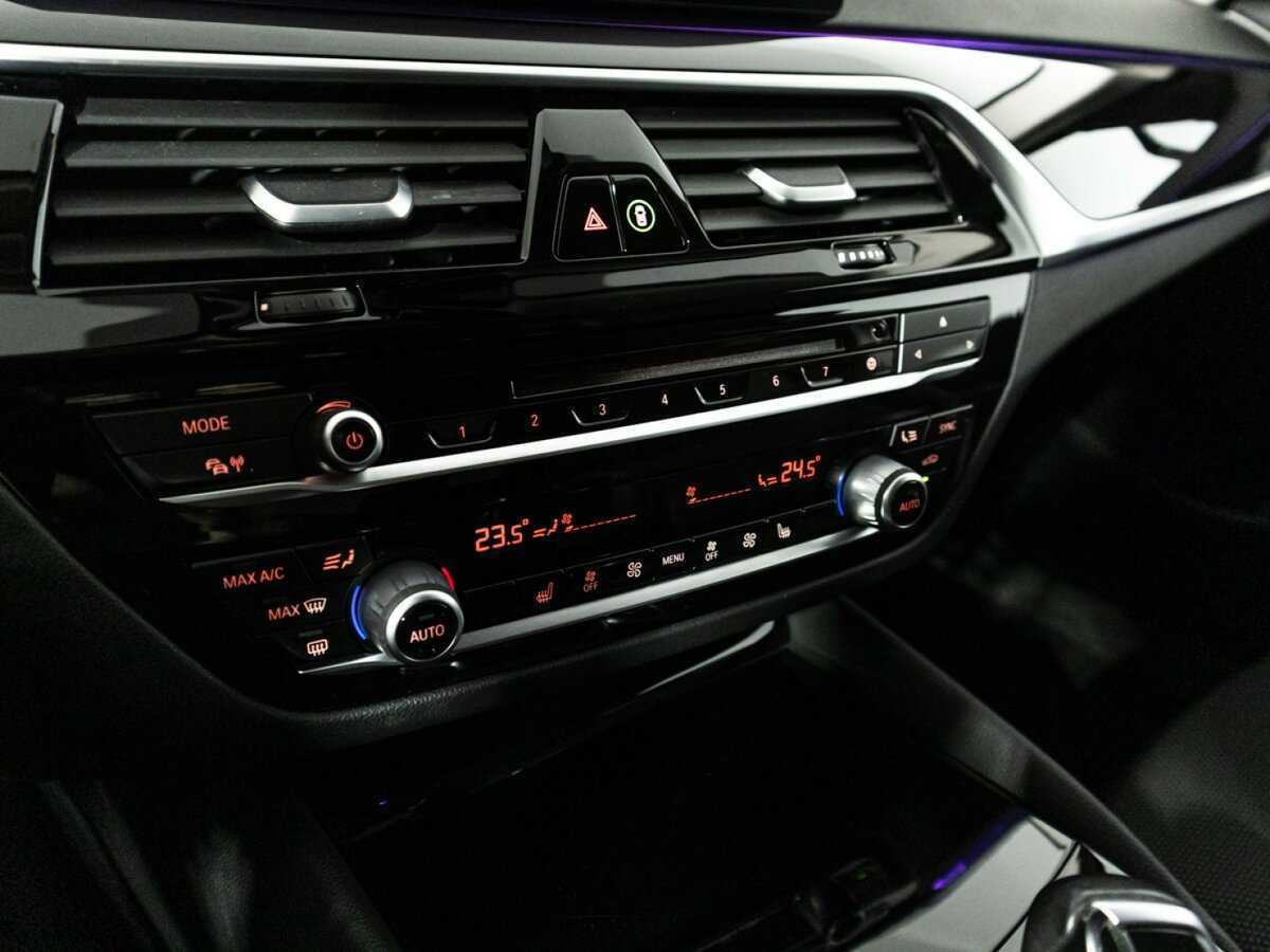 BMW 5 серии 520d, 2019 Фото №18