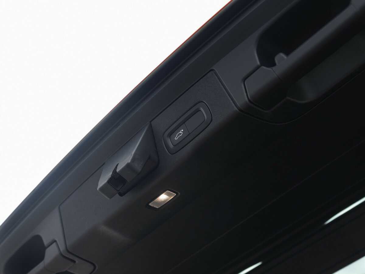 Volvo XC60, 2019 Фото №17