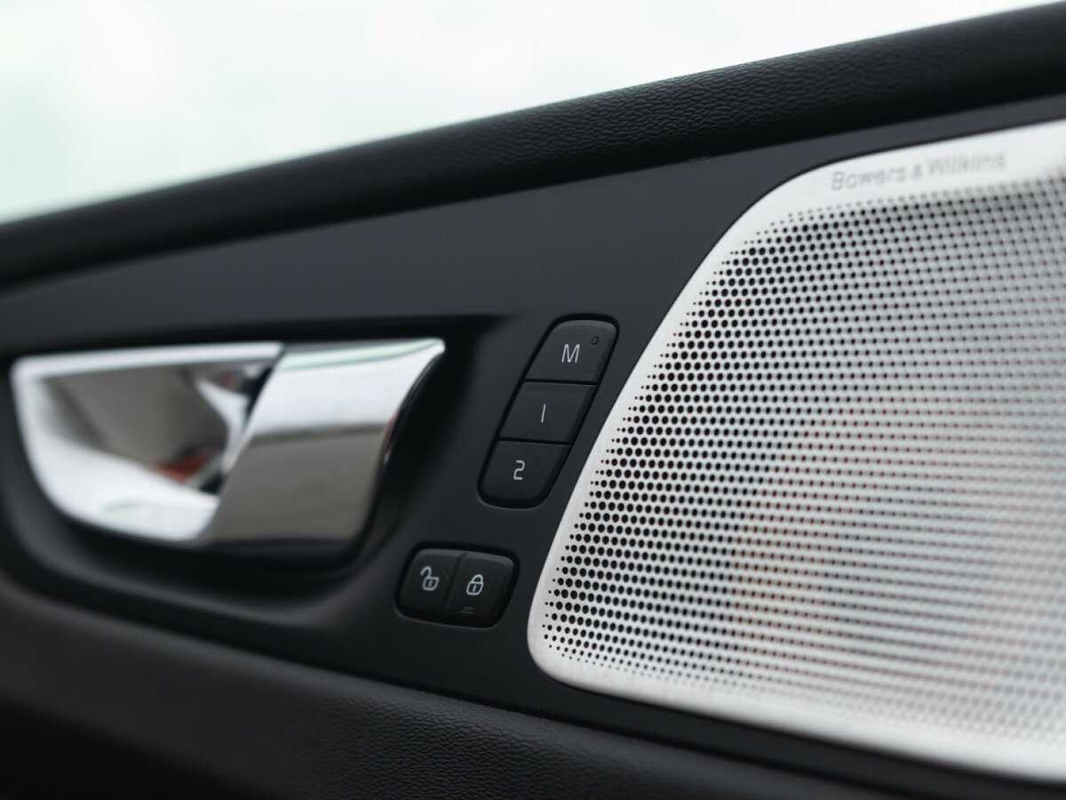 Volvo XC60, 2019 Фото №20