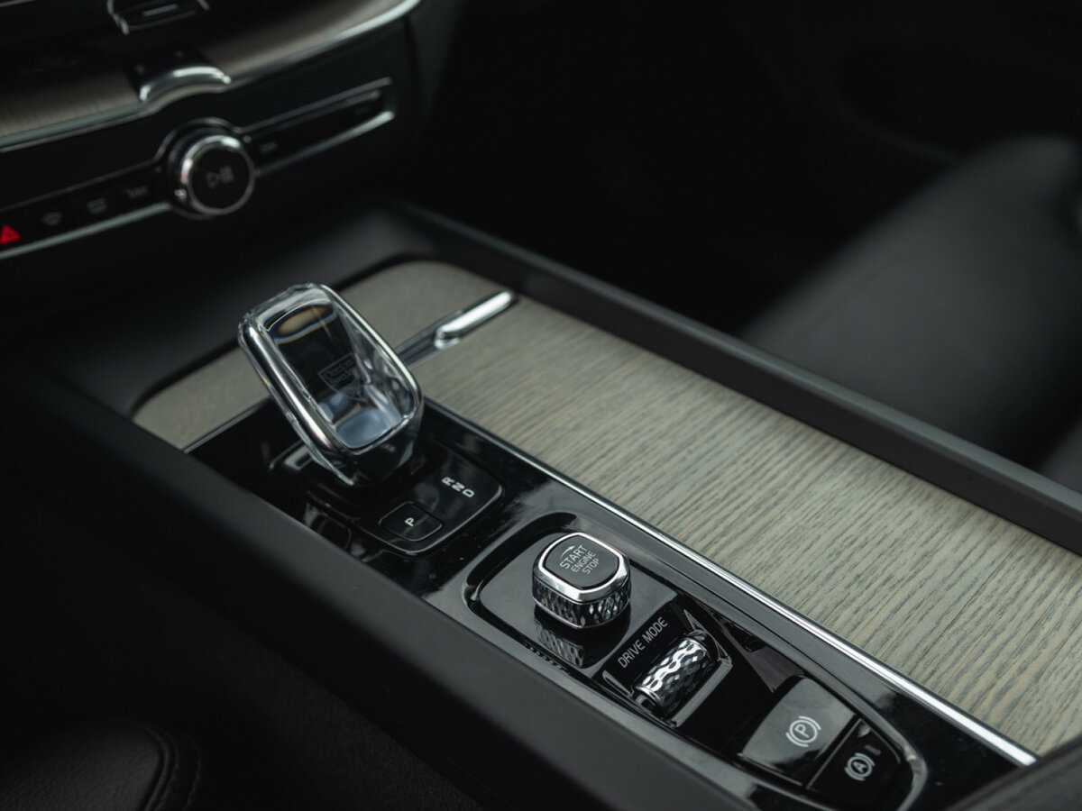 Volvo XC60, 2019 Фото №24