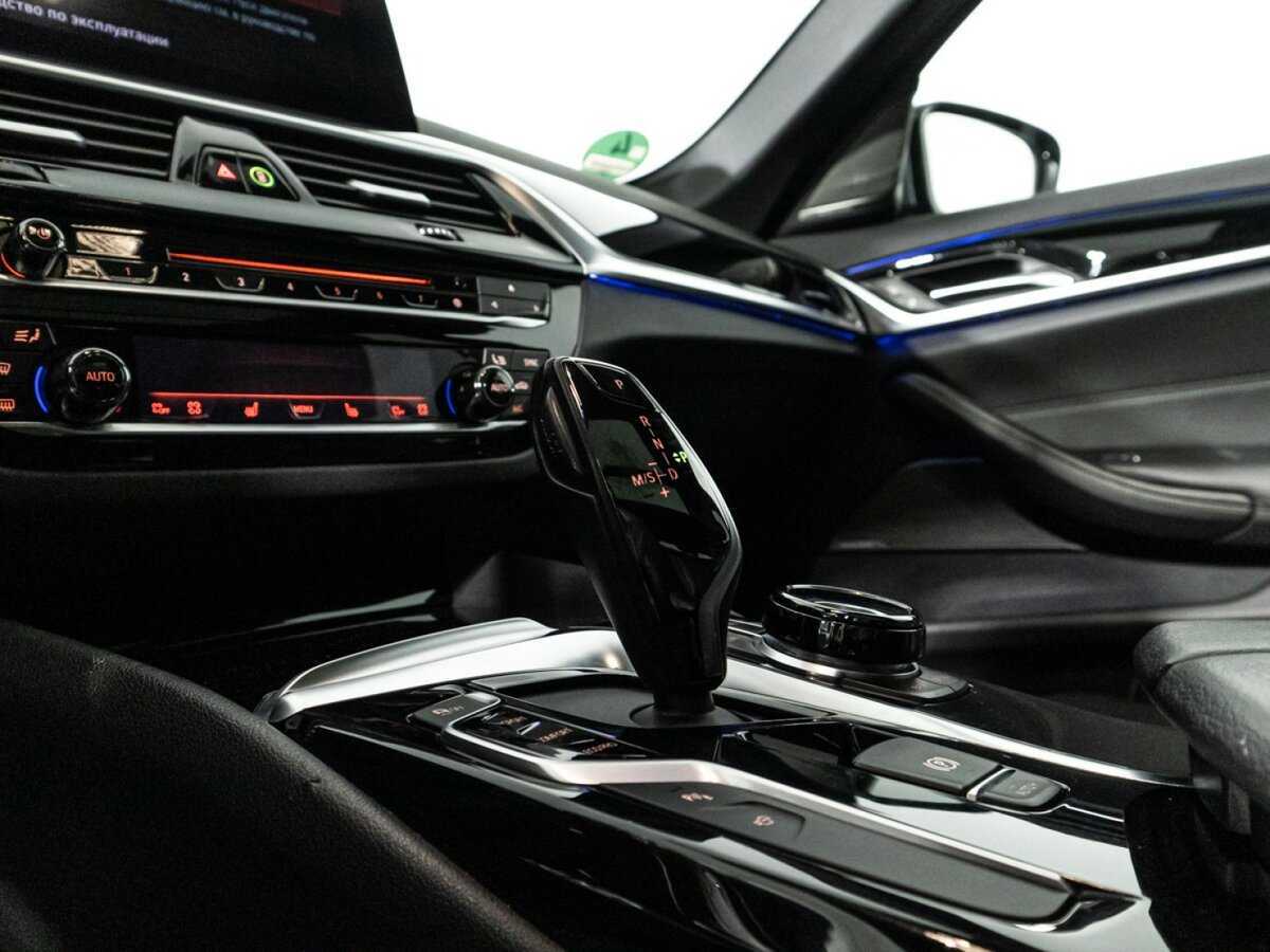BMW 5 серии 530i xDrive, 2018 Фото №18