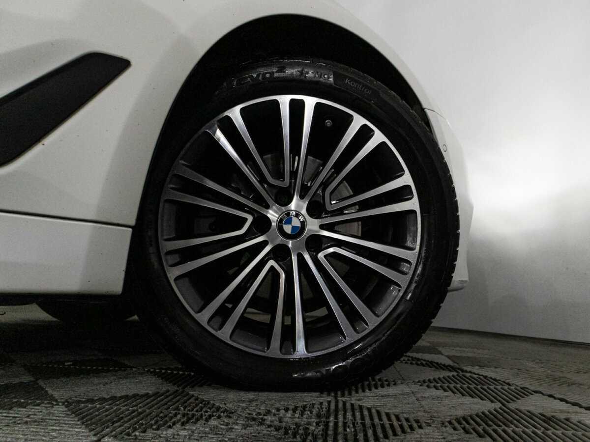 BMW 5 серии 520d xDrive, 2019 Фото №33
