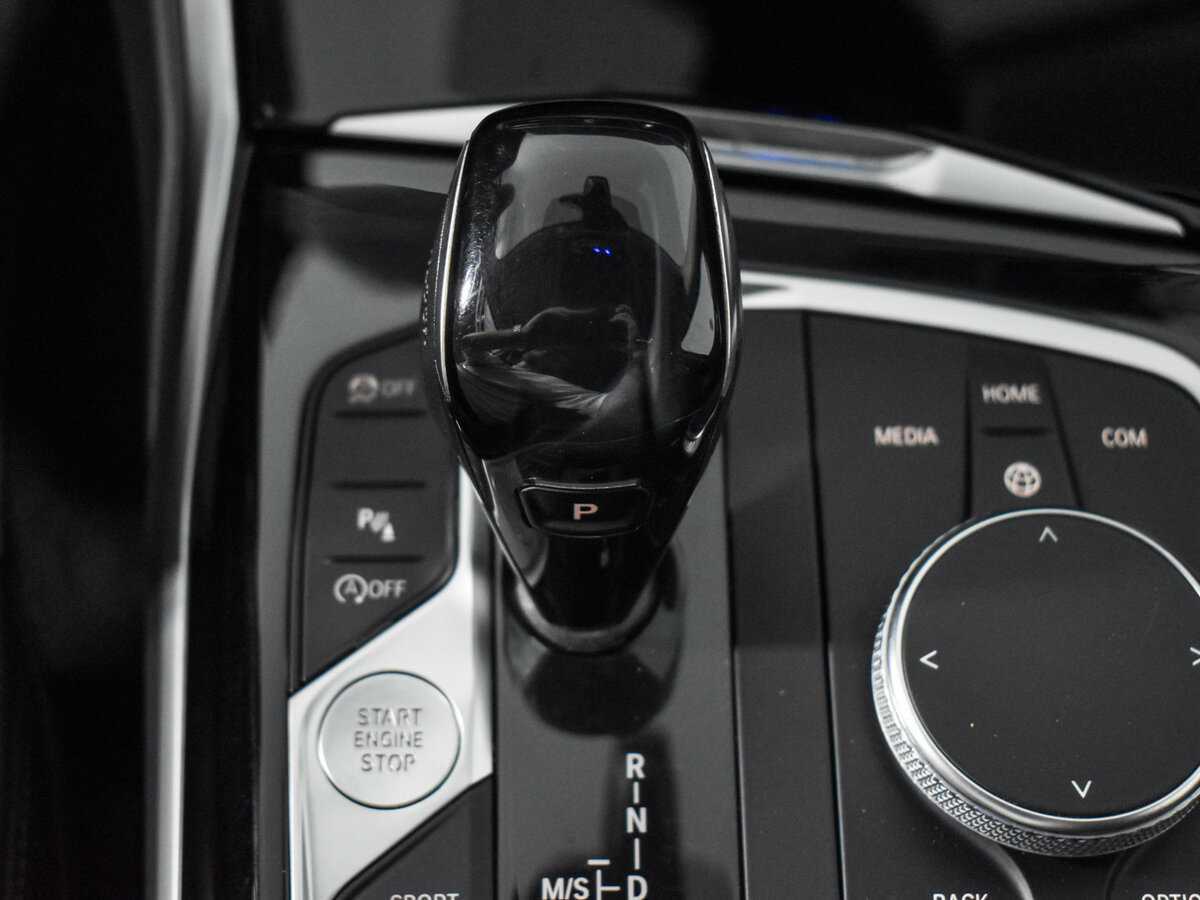 BMW 3 серии 320i, 2020 Фото №9