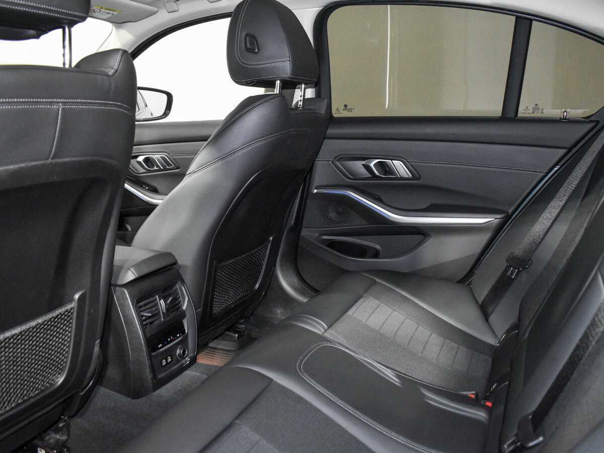 BMW 3 серии 320i, 2020 Фото №11
