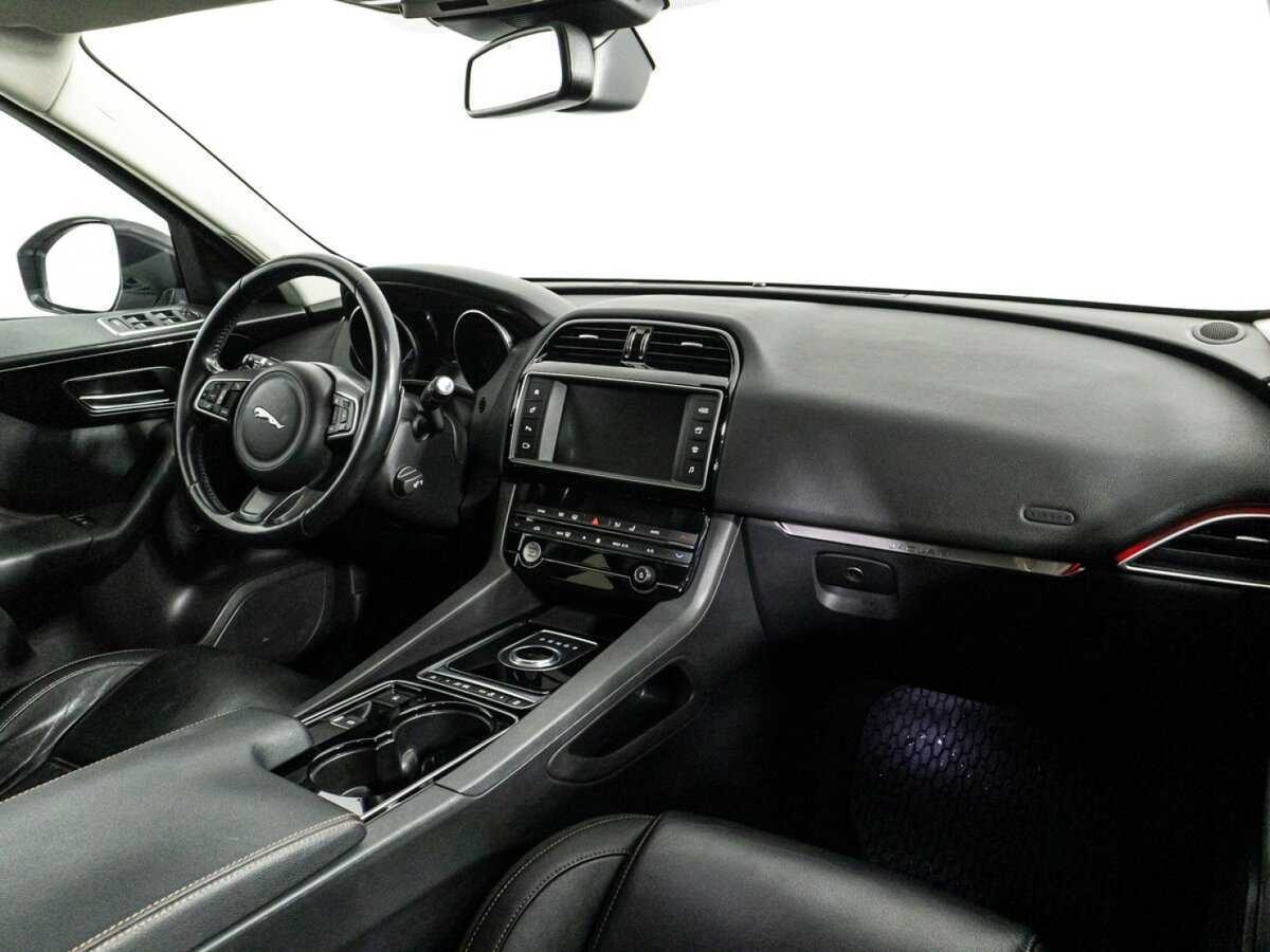 Jaguar F-Pace, 2017 Фото №9