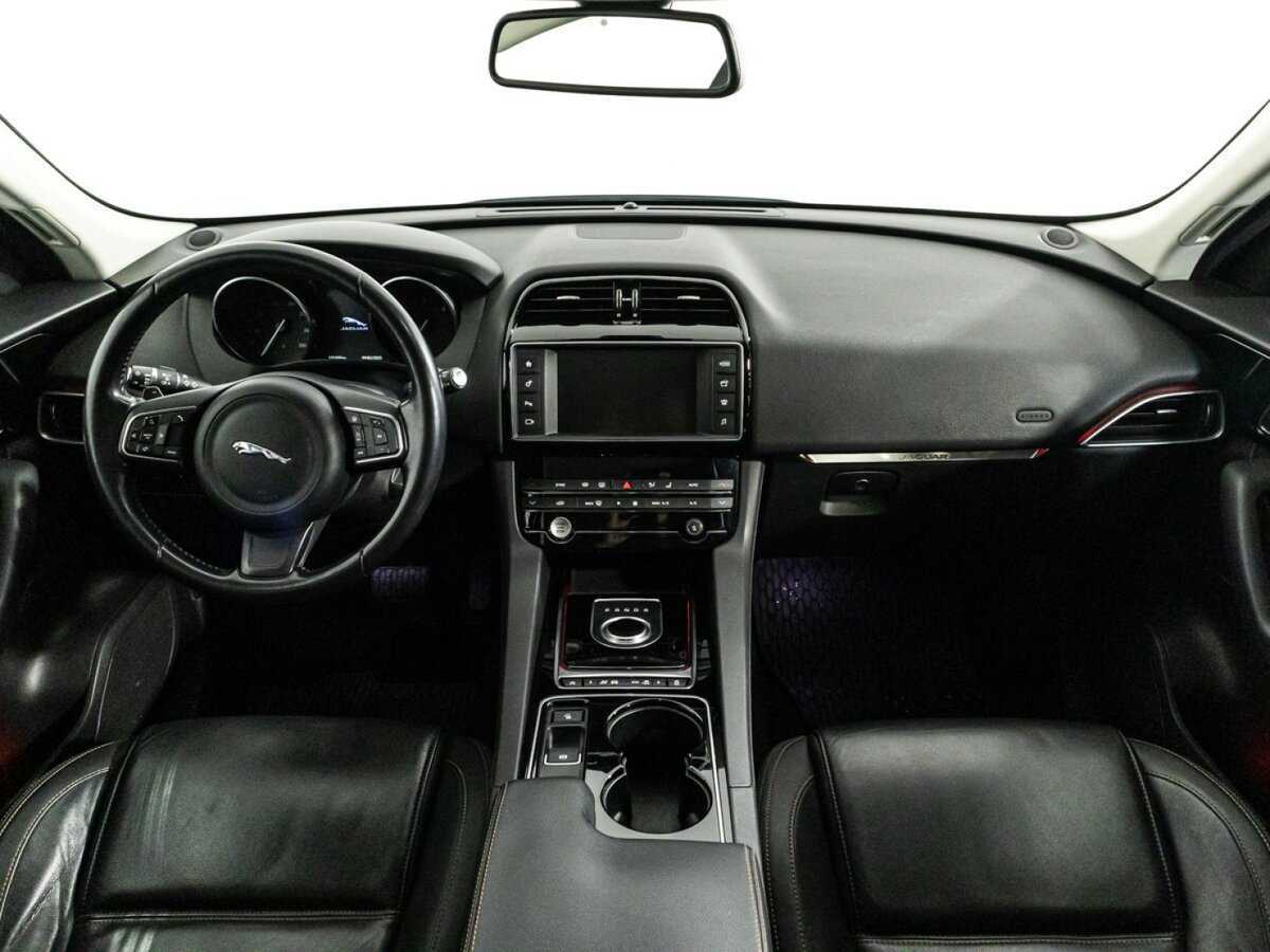 Jaguar F-Pace, 2017 Фото №13
