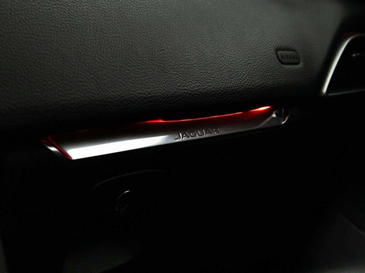 Jaguar F-Pace, 2017 Фото №19