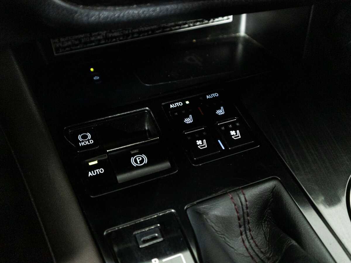 Lexus RX 200t, 2017 Фото №21