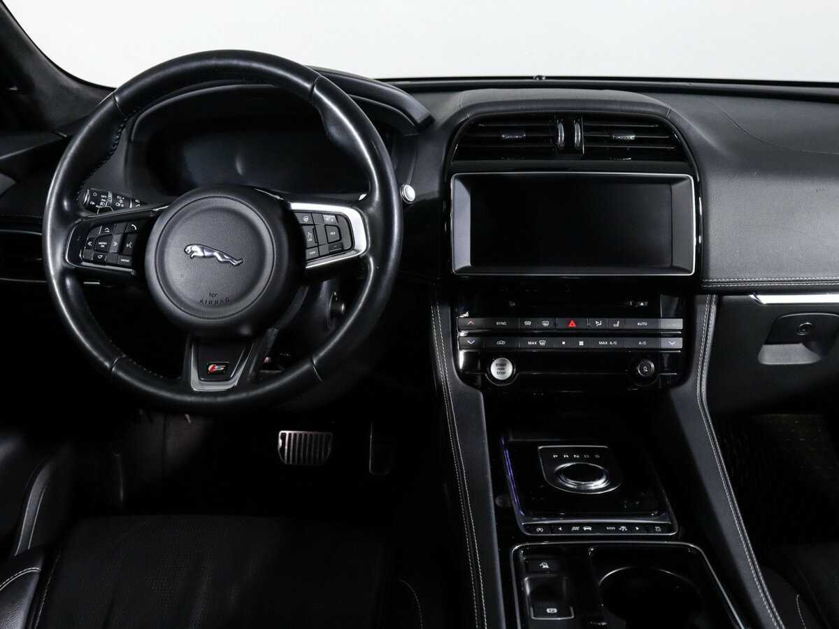 Jaguar F-Pace, 2016 Фото №12