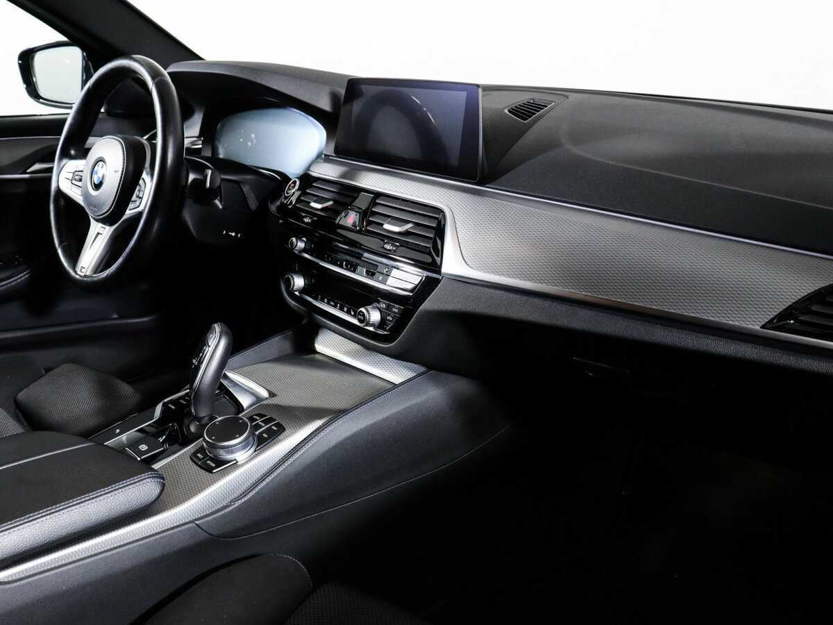 BMW 5 серии 520d xDrive, 2018 Фото №9